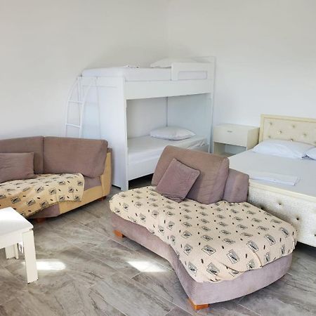 Luigi S Fairyview Apartment Sarande Bagian luar foto