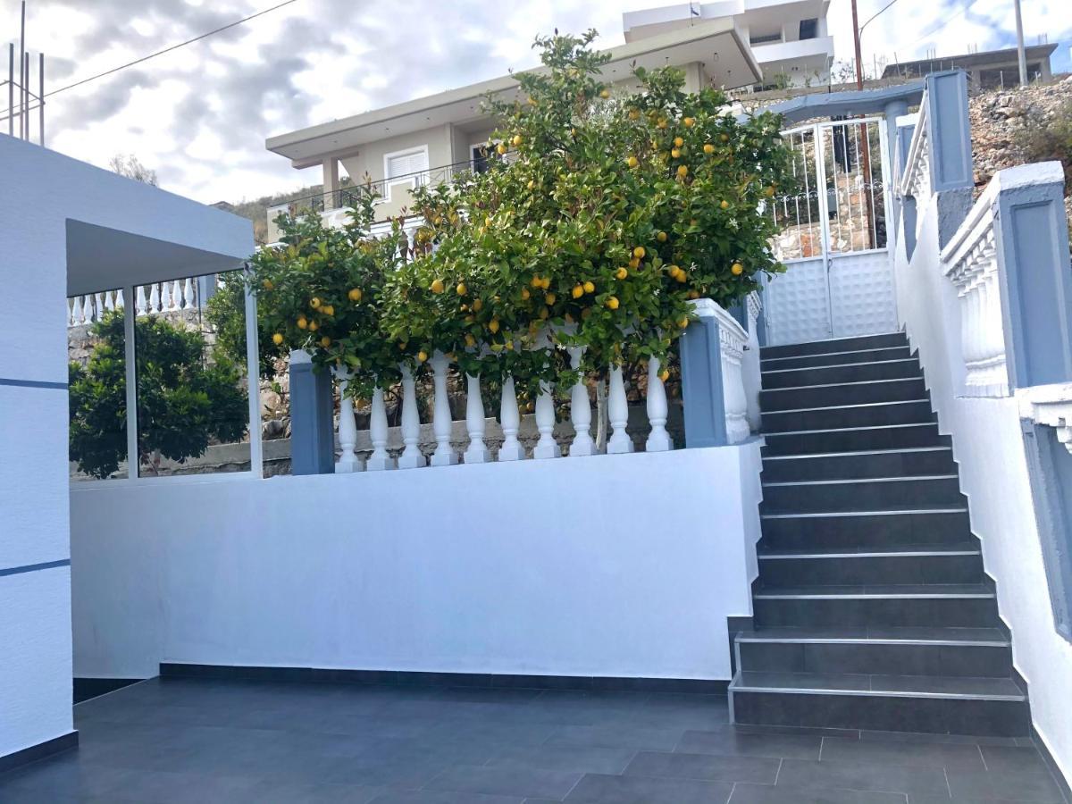 Luigi S Fairyview Apartment Sarande Bagian luar foto
