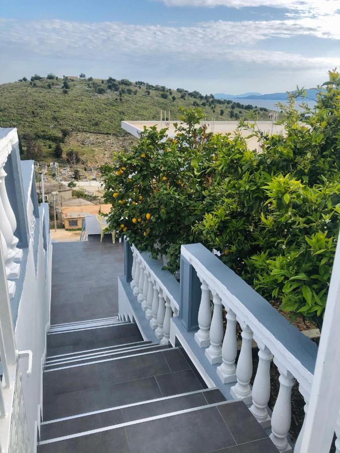 Luigi S Fairyview Apartment Sarande Bagian luar foto