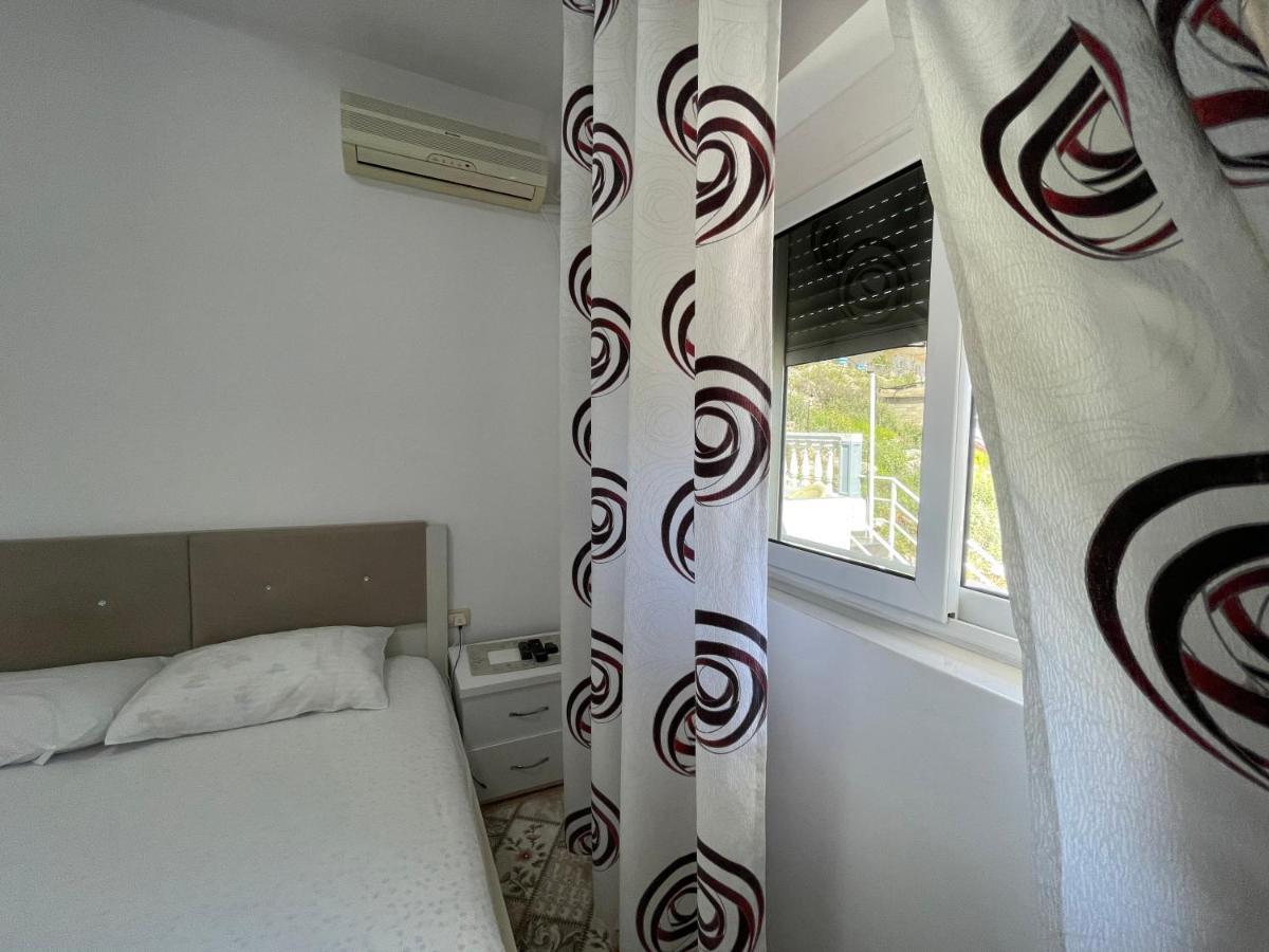 Luigi S Fairyview Apartment Sarande Bagian luar foto