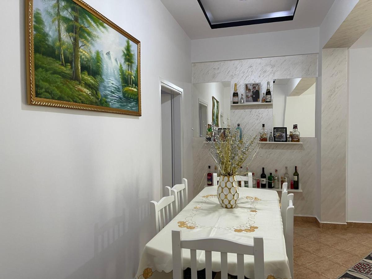 Luigi S Fairyview Apartment Sarande Bagian luar foto