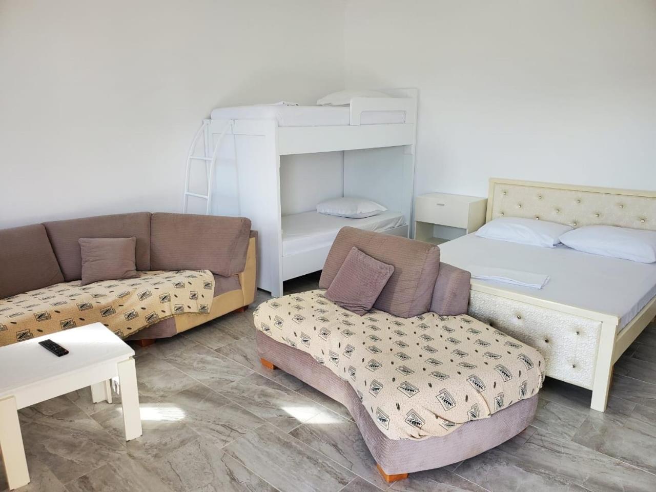 Luigi S Fairyview Apartment Sarande Bagian luar foto