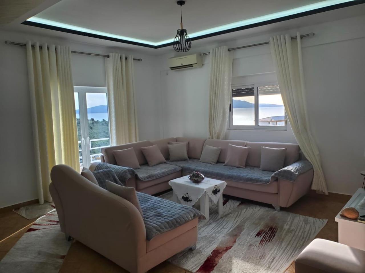 Luigi S Fairyview Apartment Sarande Bagian luar foto