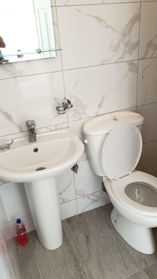 Luigi S Fairyview Apartment Sarande Bagian luar foto
