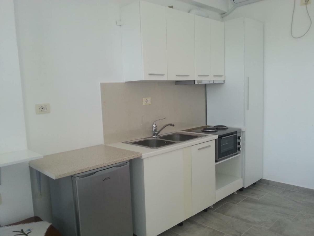 Luigi S Fairyview Apartment Sarande Bagian luar foto
