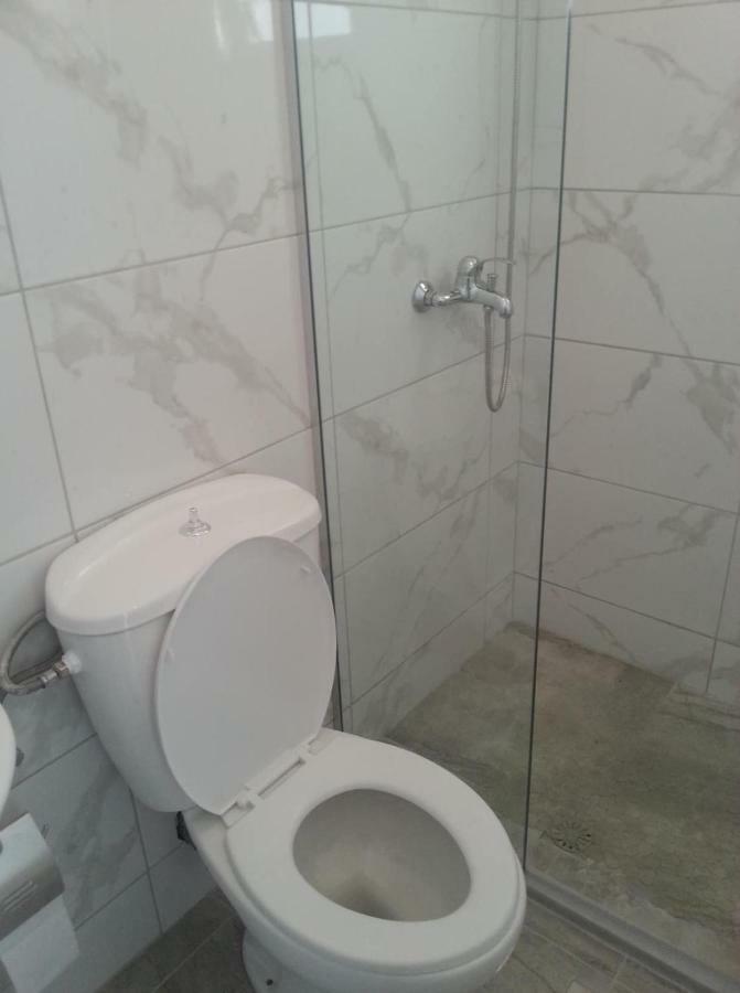 Luigi S Fairyview Apartment Sarande Bagian luar foto